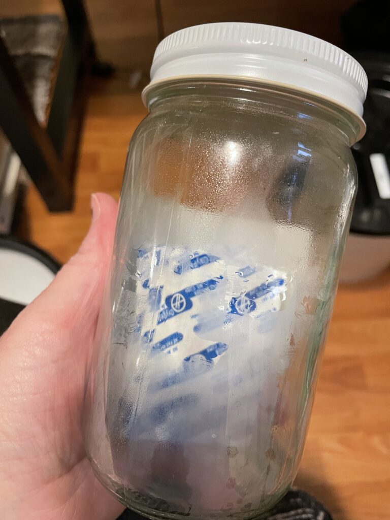 oxygen absorbers in jar